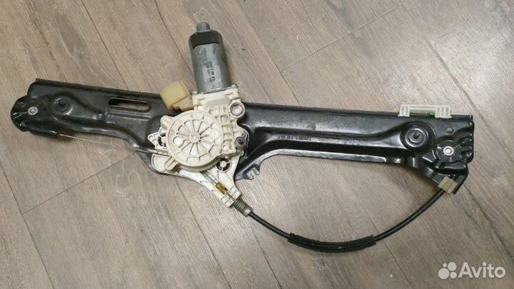 Стеклоподъемник правый Bmw X5 E70 N62N 4.8I 2010