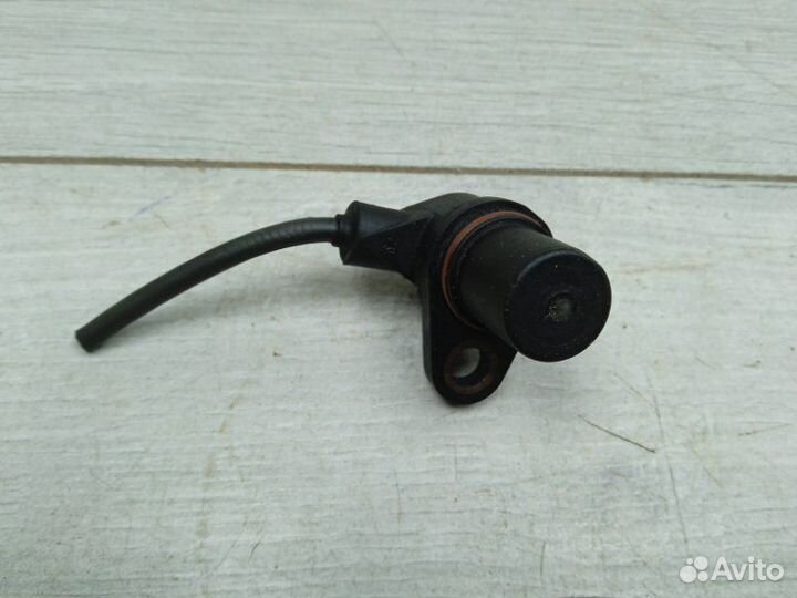 Датчик коленвала Volkswagen Passat 1.6 2003