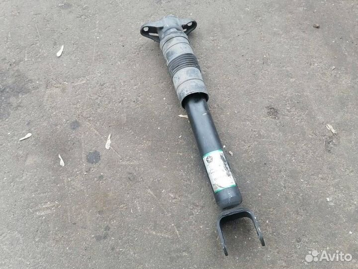 Стойка амортизатора передняя Jeep Grand Cherokee 4