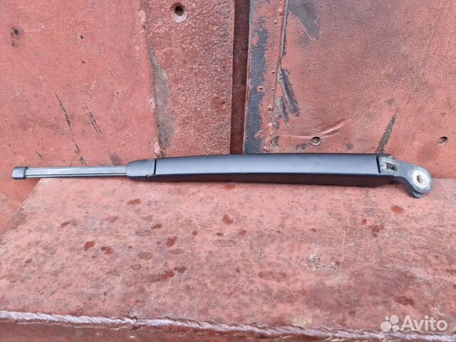 Поводок заднего дворника Пассат Б-6