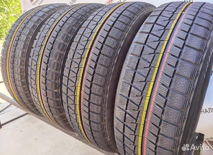 Bridgestone Blizzak Revo GZ 215/60 R17 96Q
