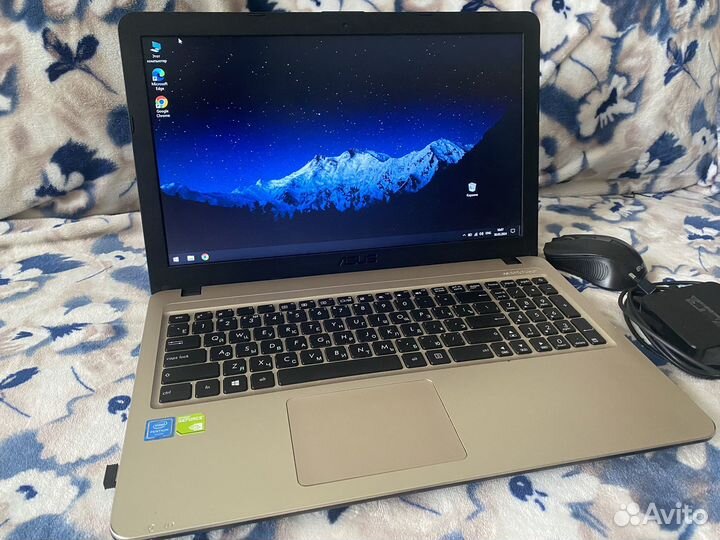 Ноутбук asus K540L intel/win10/4gb озу/240 ssd