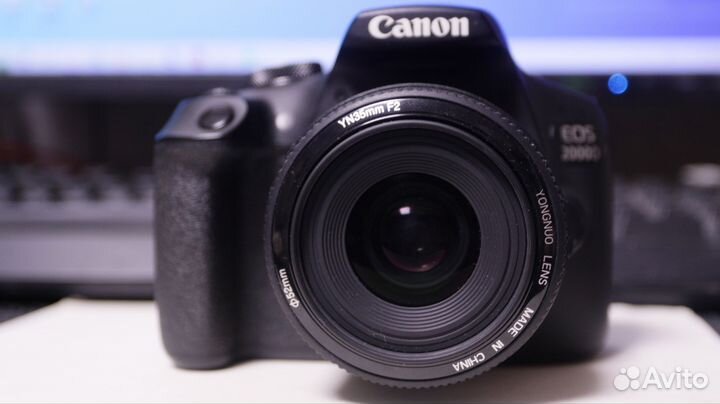 Камера Canon 2000d