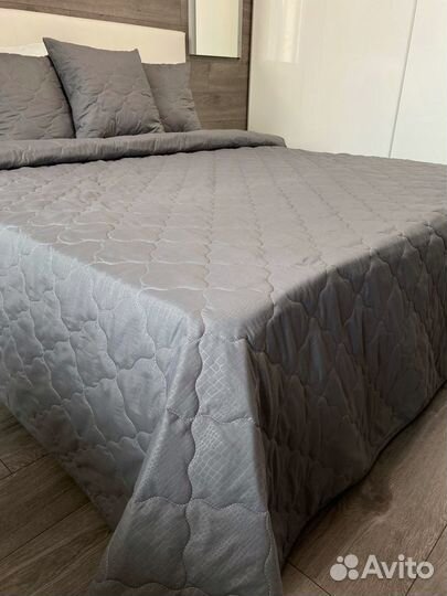 Покрывало стеганое двустрорннее 210*240