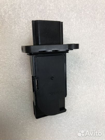 Датчик расхода воздуха Nissan Tesna L33