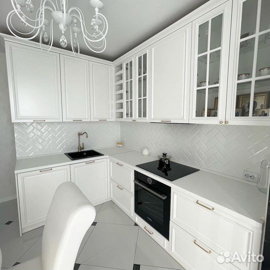 Кухня белая угловая на заказ от производителя