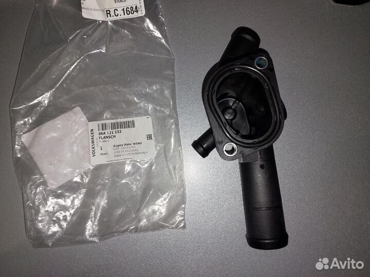 Фланец с уплотн. кольцом 06A121132 VAG