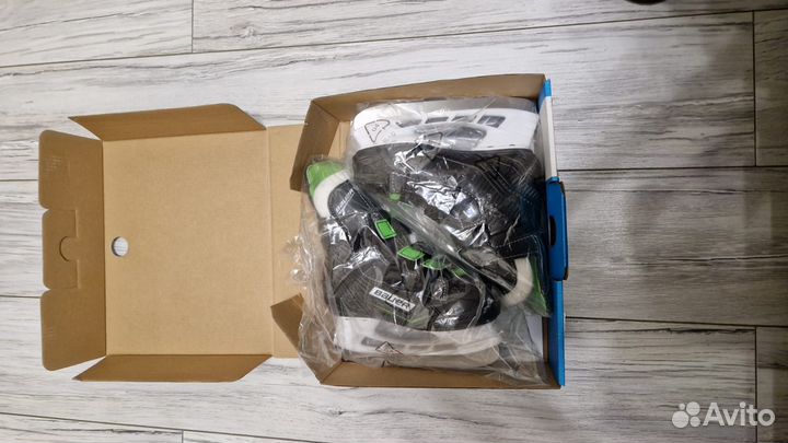 Хоккейные коньки bauer