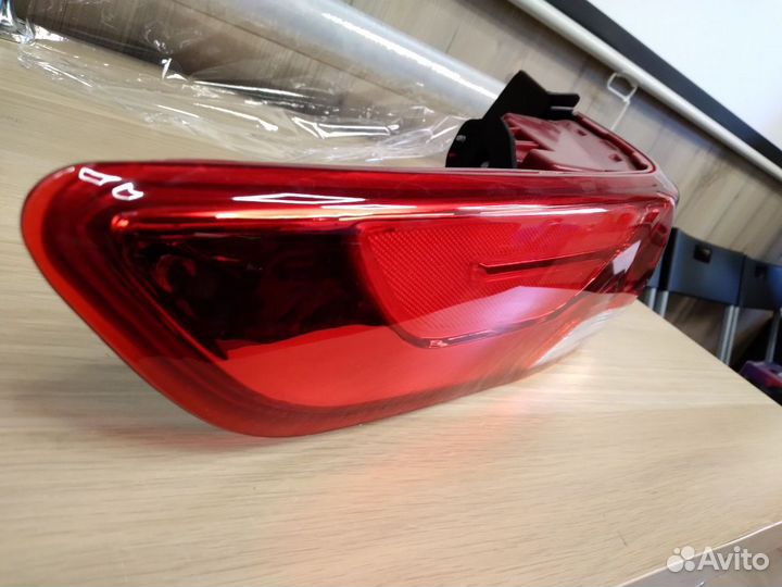 Фонарь задний наружный седан