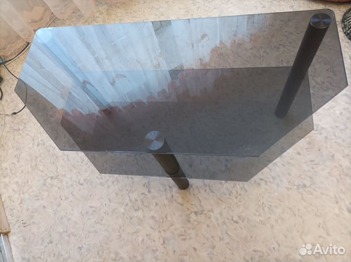 Столик под тв