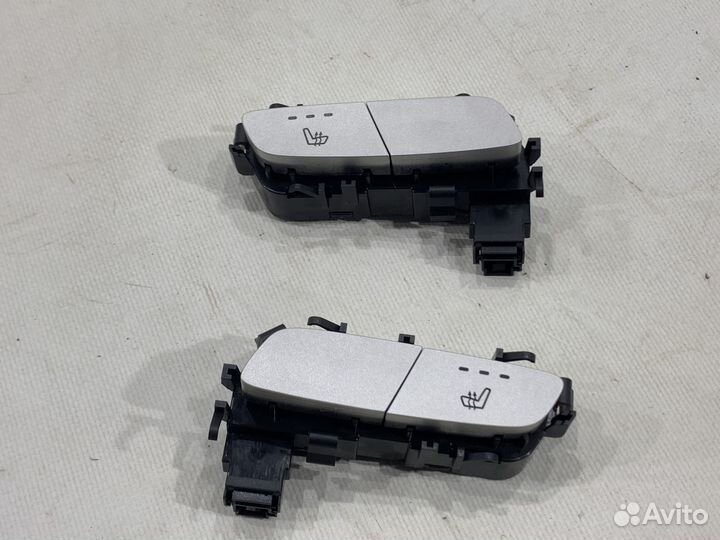 Кнопка подогрева сиденья Mercedes