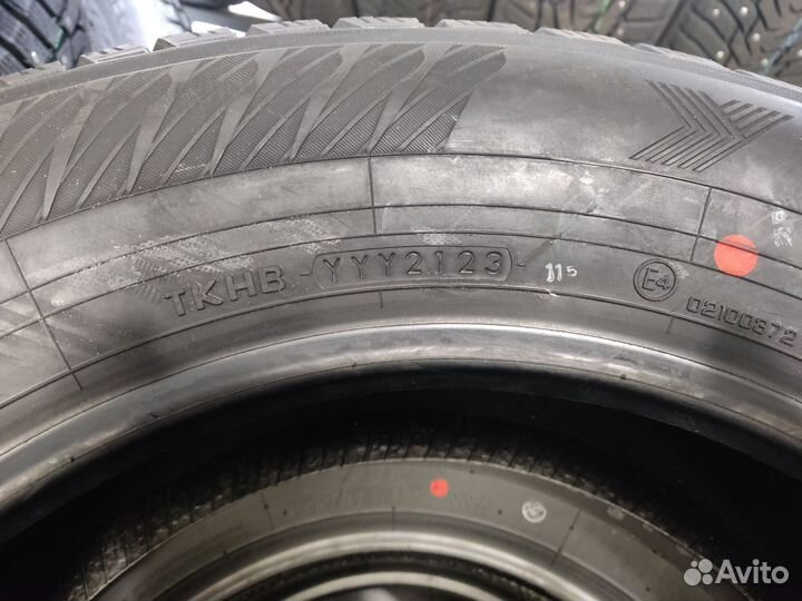 Yokohama IceGuard Stud IG65 215/65 R16