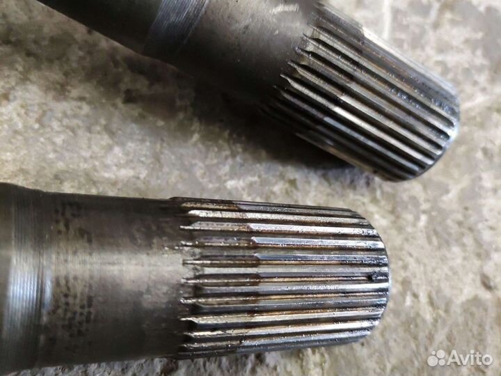 Полуось задняя Toyota Hilux surf 130