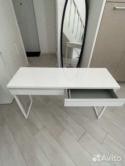 Письменный стол IKEA Бесто