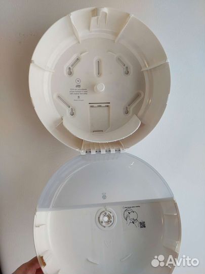 Диспенсер для туалетной бумаги tork