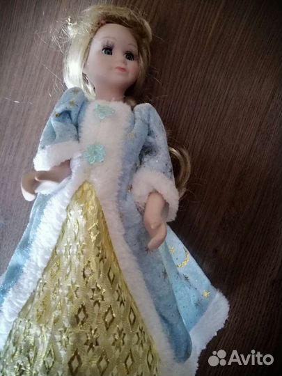 Фарфоровая кукла