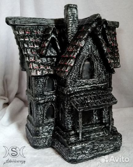 Особняк с привидениями