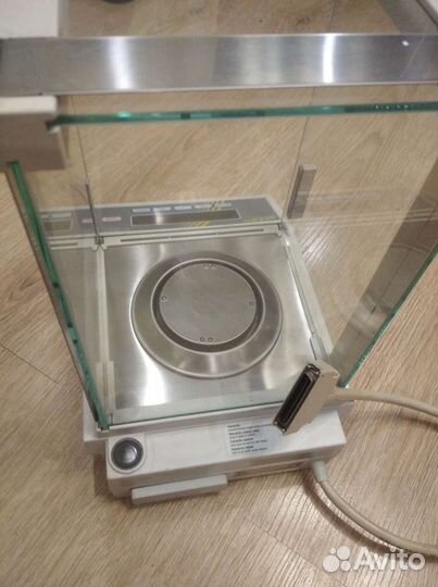 Весы лабораторные