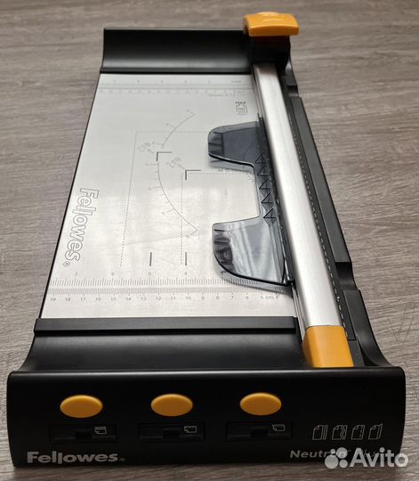 Резак роликовый Fellowes Neutron A4 Plus