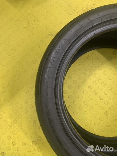 Pirelli P Zero 255/45 R18