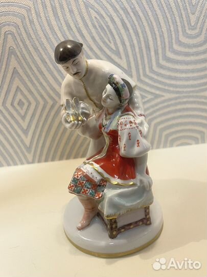 Фарфоровые статуэтки 