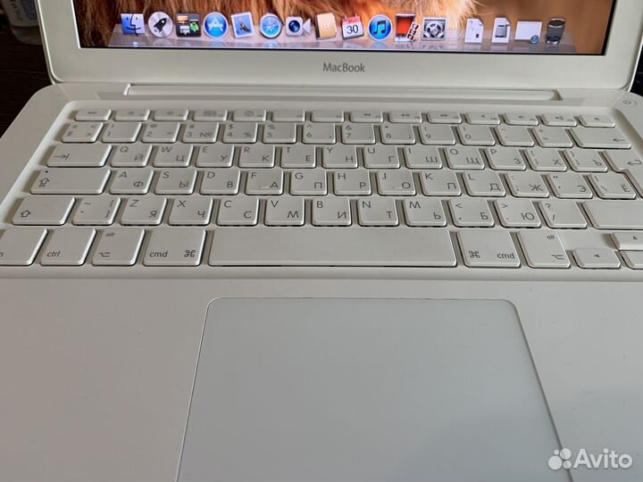 Macbook 13 2010 белый 4/250