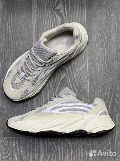 Adidas yeezy boost 700