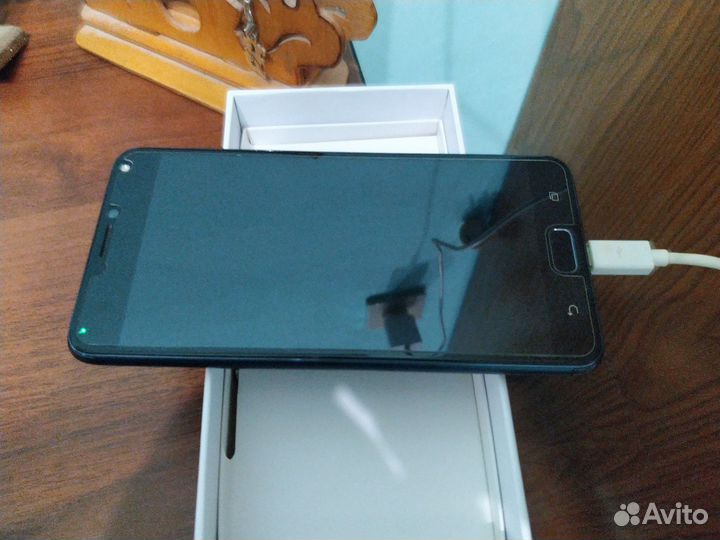 ASUS ZenFone 4 Max ZC554KL, 2/16 ГБ