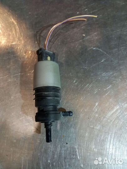 Насос стеклоомывателя Mercedes W210