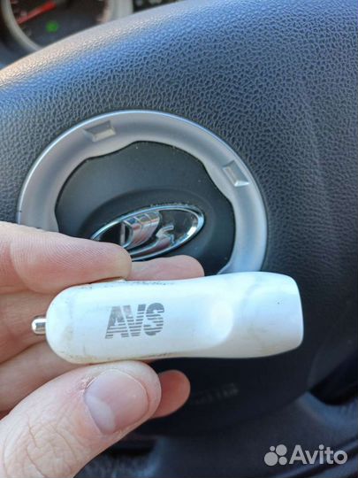 Автозарядка для телефона