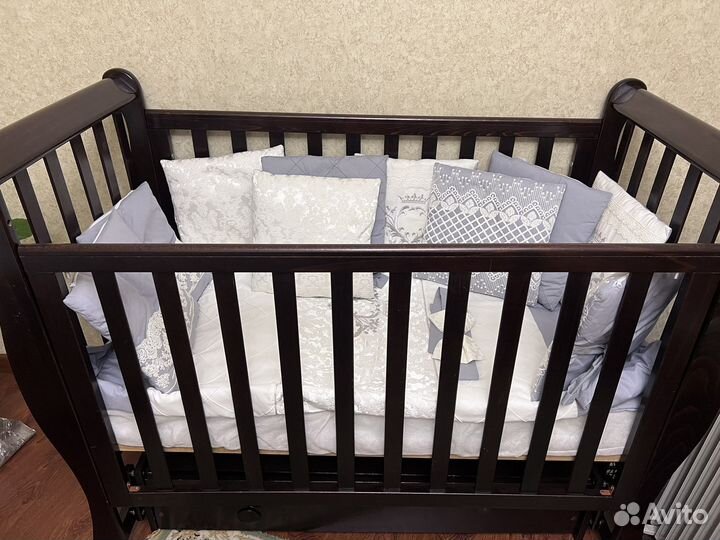 Детская кроватка