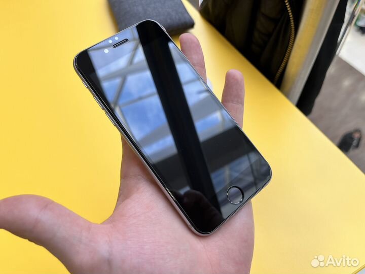 iPhone 6S, 16 ГБ