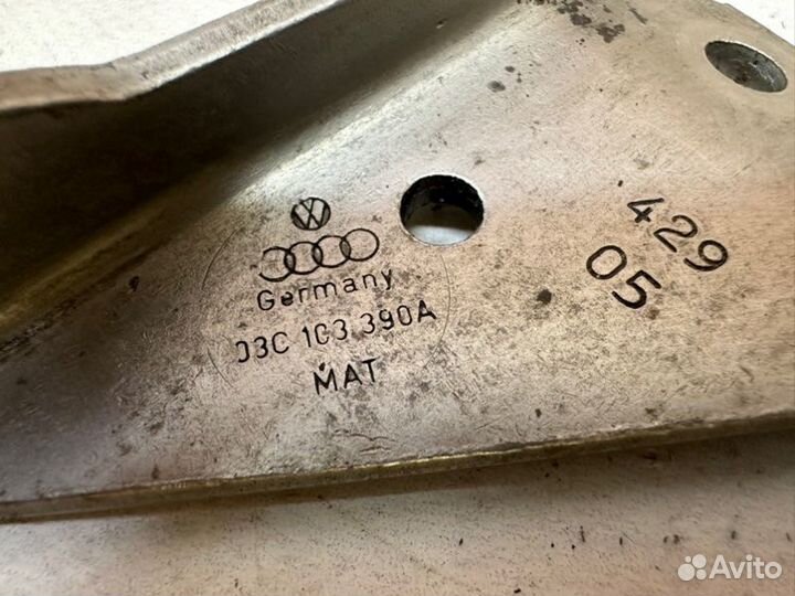 Кронштейн Volkswagen Jetta 162 caxa