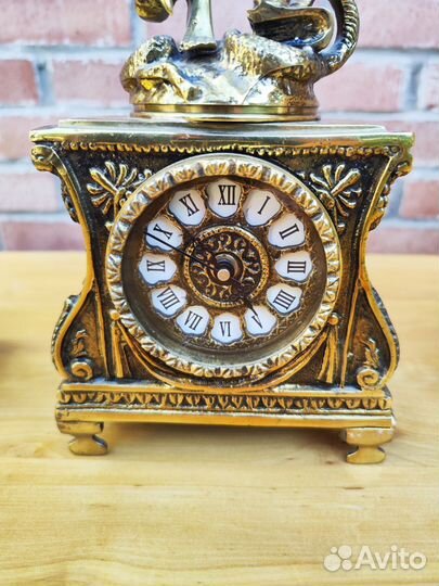 Подсвечники канделябры, часы-Фемида