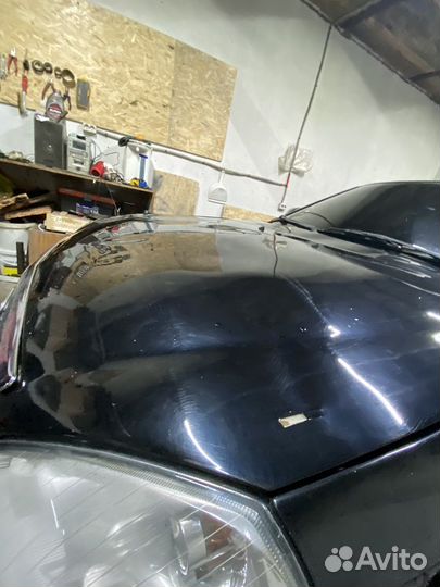 Капот на priora черный