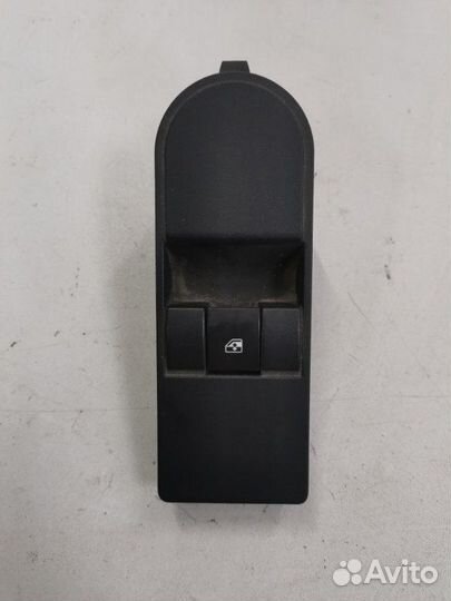 Кнопка стеклоподъемника передняя правая Opel Astra