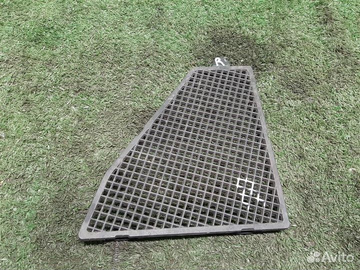 Решетка стеклоочистителей правая Lexus RX300 (MCU