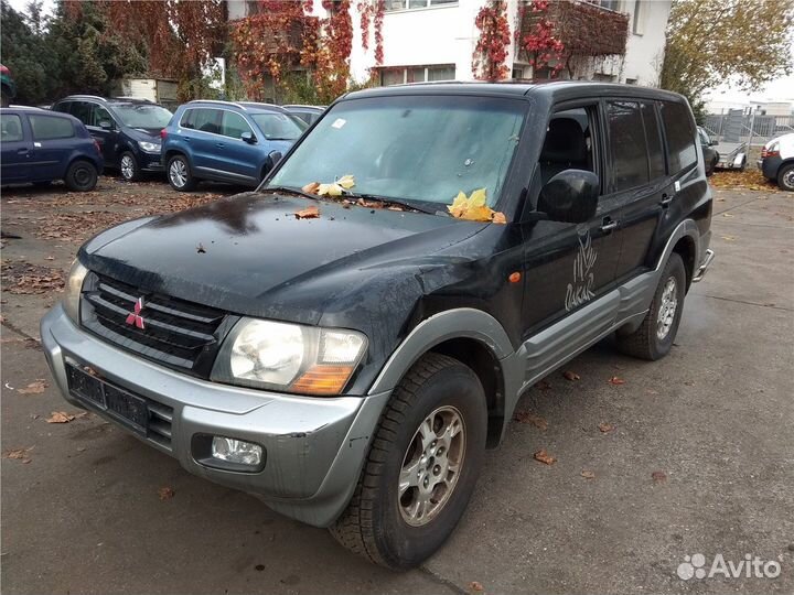 Разбор на запчасти Mitsubishi Pajero / Montero 200