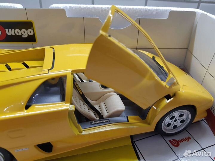 Коллекционная модель Lamborghini Diablo 1:18