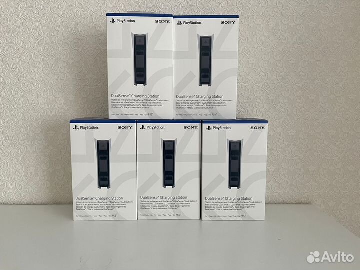 Зарядная станция dual sense ps5 новая