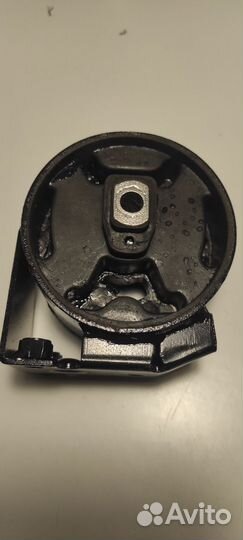 Опора двигателя правая на Volkswagen Passat b3 b4