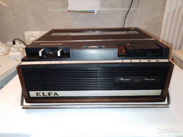 Катушечный магнитофон дайна