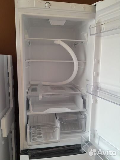 Новый Холодильник indesit. Гарантия. Доставка