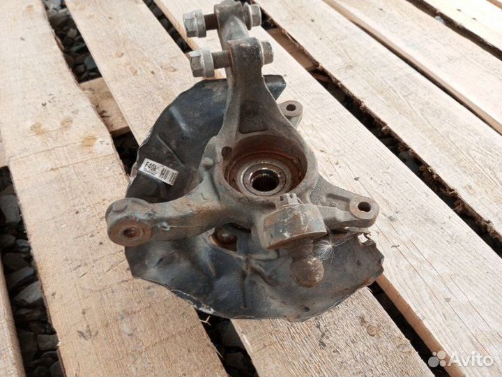 Кулак поворотный передний левый Toyota Camry XV40