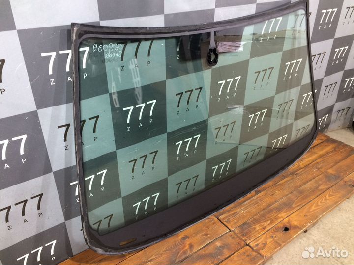 Стекло лобовое Skoda Octavia 3 (A7) 17-20 Б/У Ориг