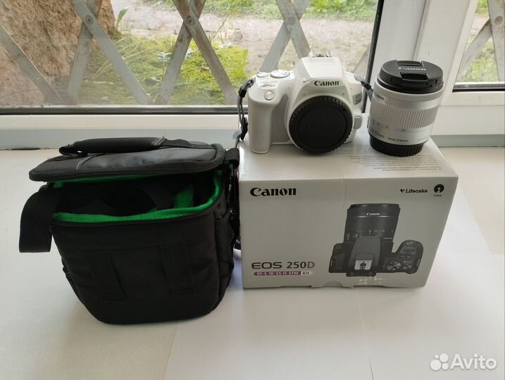 Canon eos 250d ef-s is stm kit