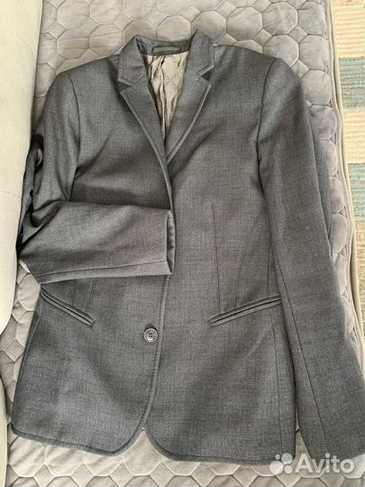 Школьная костюм