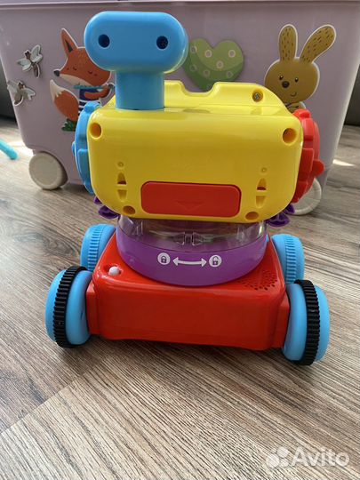 Интерактивный робот Fisher price