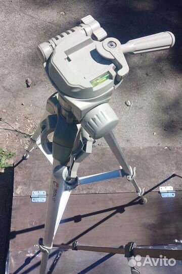 Штатив, трехножник