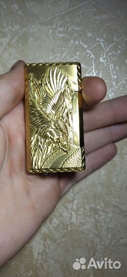 Зажигалка газовая. С орлом. Золотистая
